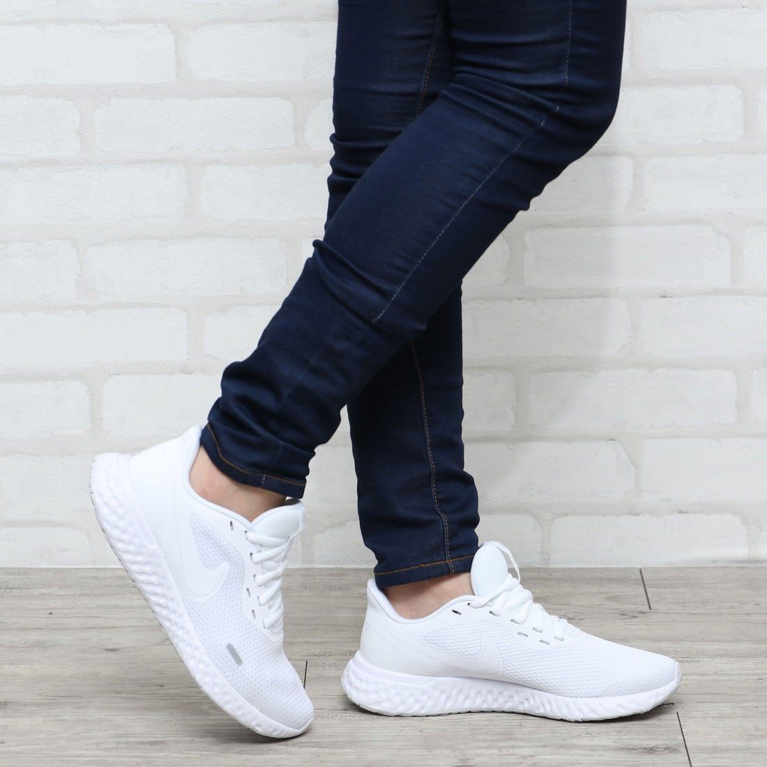 Giày Nike Revolution 5 'All White' BQ3207-104 - Ảnh 2