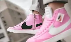 Alternative view of Giày Nike Wmns Blazer Rebel Mid 'Pink' BQ4022-602