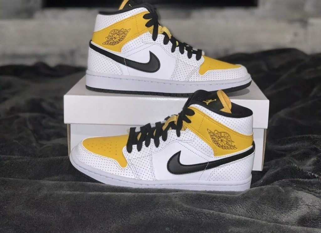 Giày Nike Air Jordan 1 Mid 'Perforated White University Gold' BQ6472-107 - Ảnh 2
