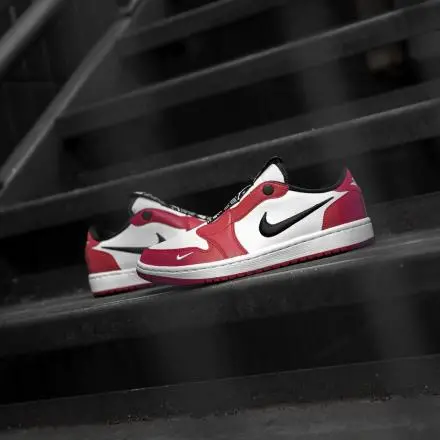 Giày Nike Air Jordan 1 Retro Low Slip Chicago BQ8462-601 - Ảnh 3