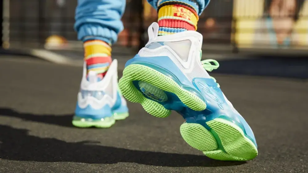 Giày Nike LeBron 19 'Blue Pomegranate' DC9339-400 - Ảnh 4