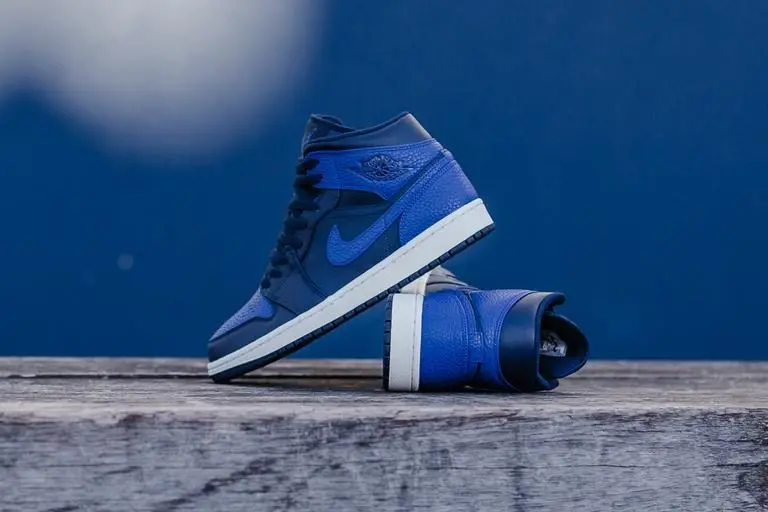 Giày Nike Air Jordan 1 Mid 'Obsidian Game Royal' 554724-412 - Ảnh 6