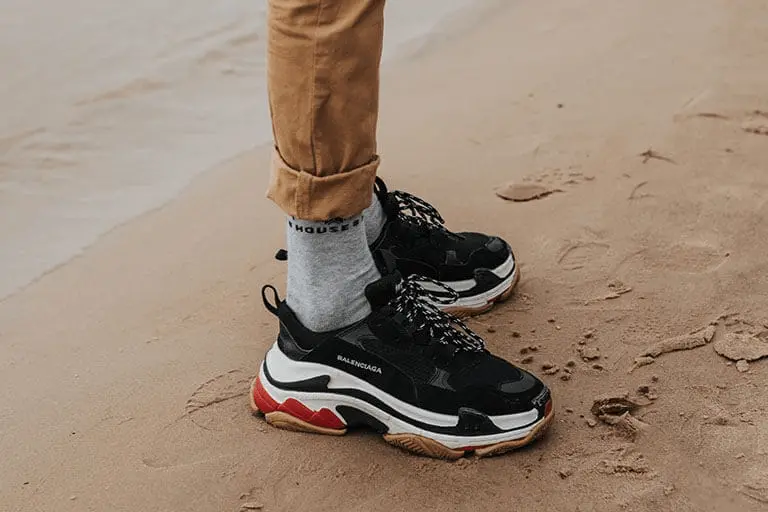 Alternative view of Giày Balenciaga Triple S Sneaker 'Black Red' 533882-W09OM-1000
