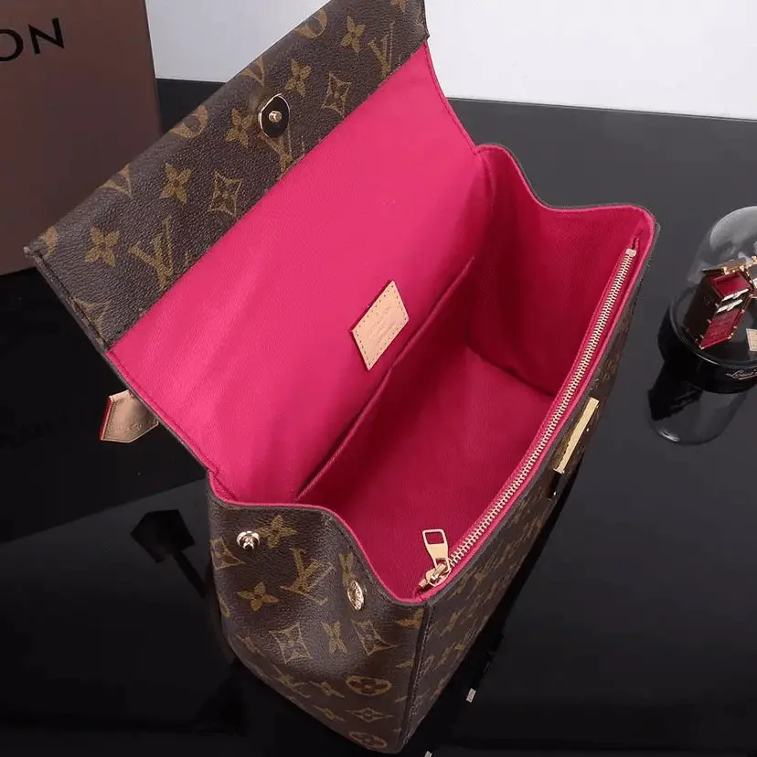 Alternative view of Túi Louis Vuitton Cluny BB Monogram Canvas Handbag M42738
