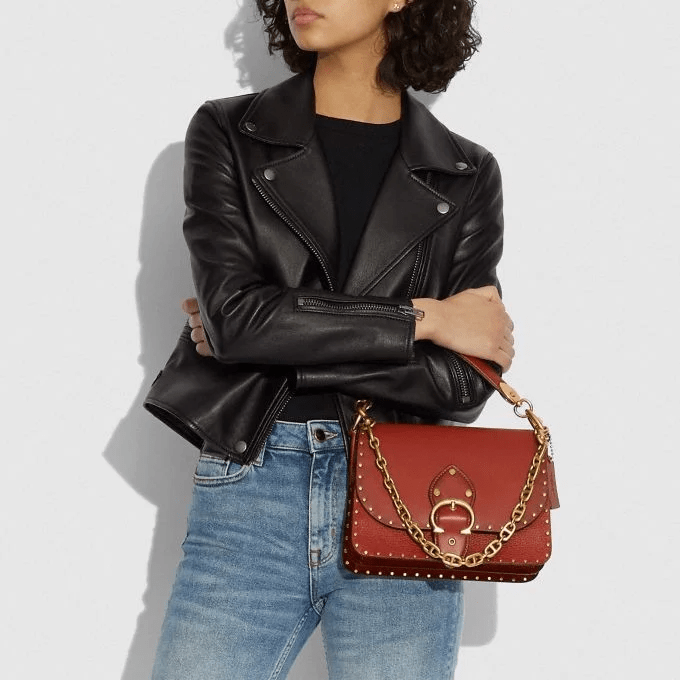 Túi Coach Beat Shoulder Bag With Rivets C3838 B4SAR - Ảnh 3