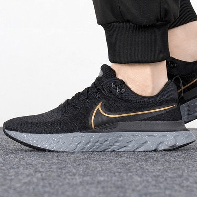 Giày Nike React Infinity Run Flyknit 2 'Black Metallic Gold' CT2357-009 - Ảnh 3
