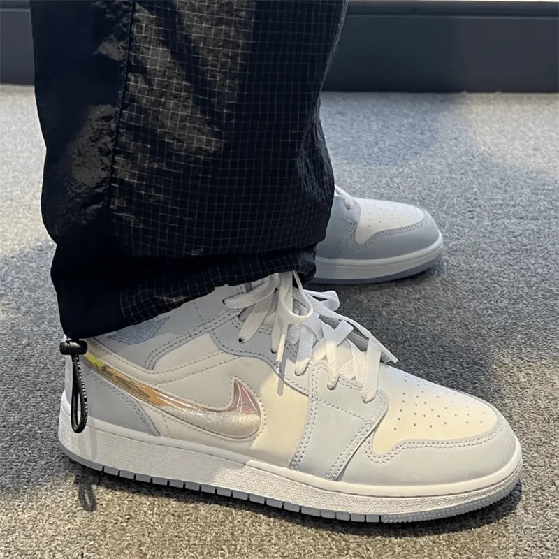Giày Nike Air Jordan 1 Mid GS ‘Glitter Swoosh’ FQ9117-400 - Ảnh 4