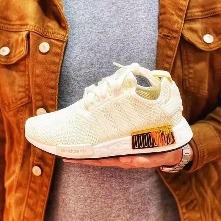 Giày Adidas Wmns NMD_R1 'Off White Gold' EE5174 - Ảnh 3