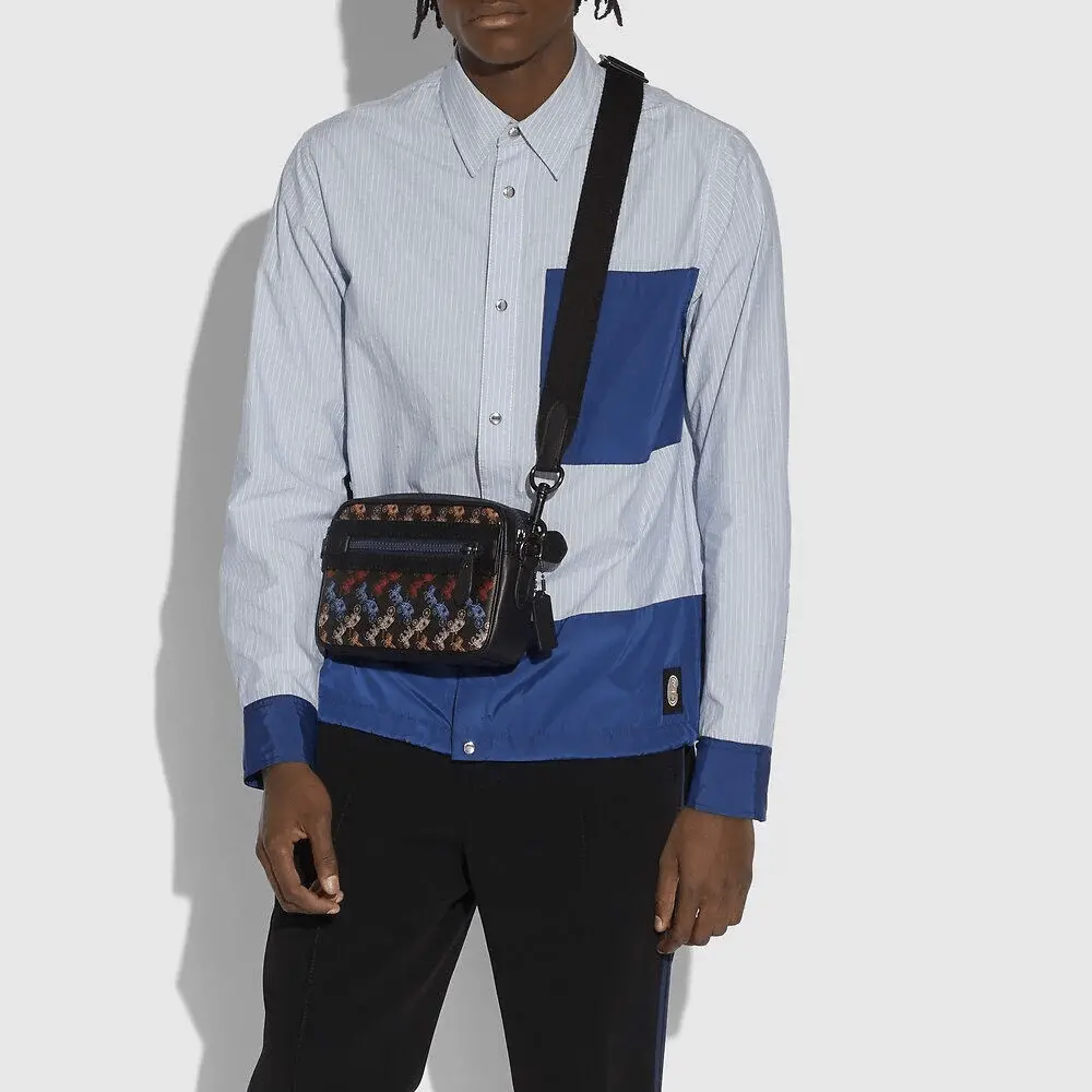 Alternative view of Túi Coach Academy Crossbody With Horse And Carriage Print Black Multi 89084