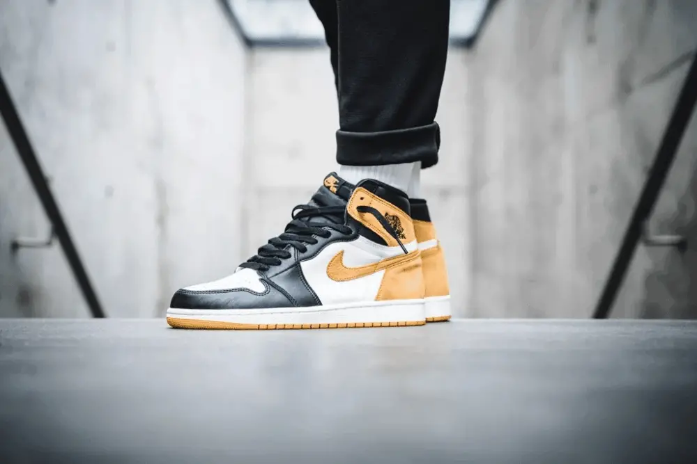 Giày Nike Air Jordan 1 Retro High 'Yellow Ochre' 555088-109 - Ảnh 3