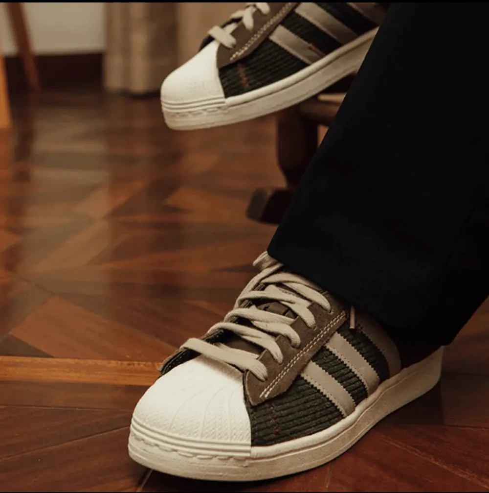 Alternative view of Giày Adidas Originals Superstar 'Olive' GY0010