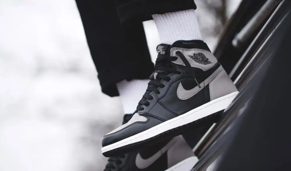 Alternative view of Giày Nike Air Jordan 1 Retro High OG 'Shadow' 2018 555088-013