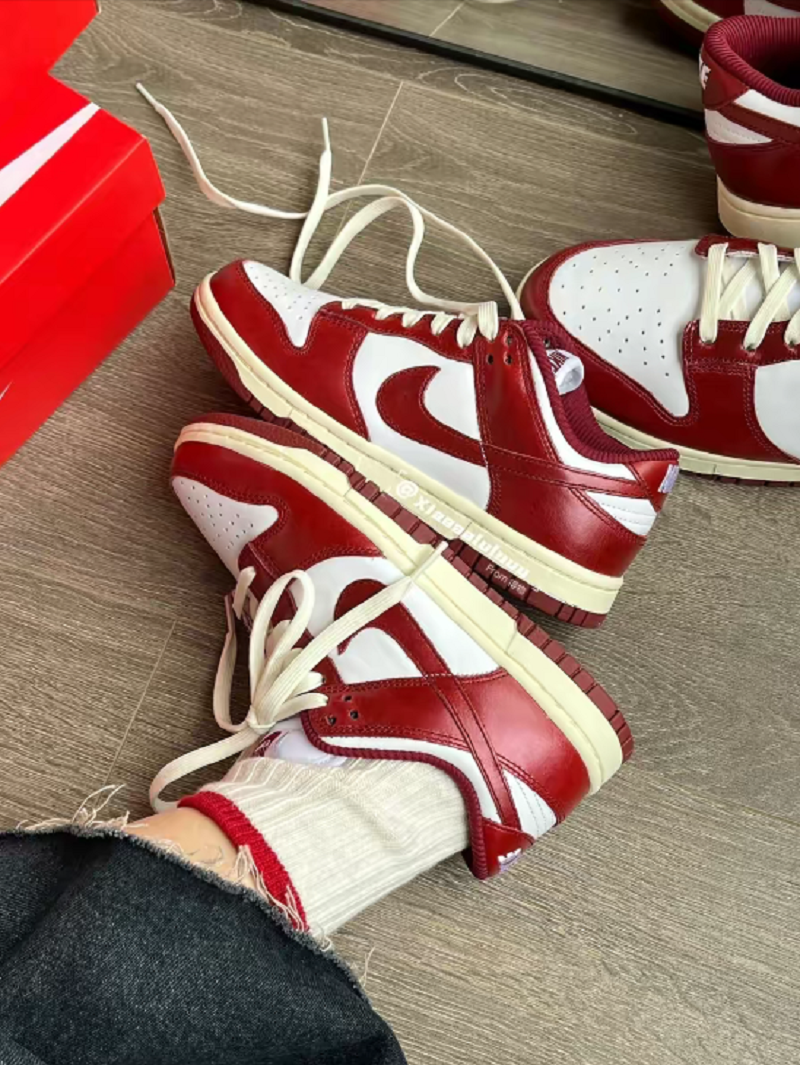 Giày Nike Dunk Low Premium 'Vintage Red' FJ4555-100 - Ảnh 3