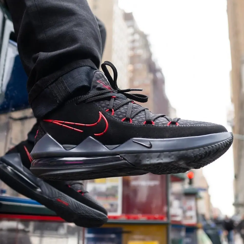 Giày Nike LeBron 17 Low 'Bred' CD5007-001 - Ảnh 4