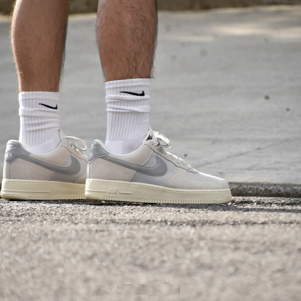 Giày Nike Air Force 1 '07 LV8 Photon Dust and Sail 'Grey' DO9801-100 - Ảnh 4