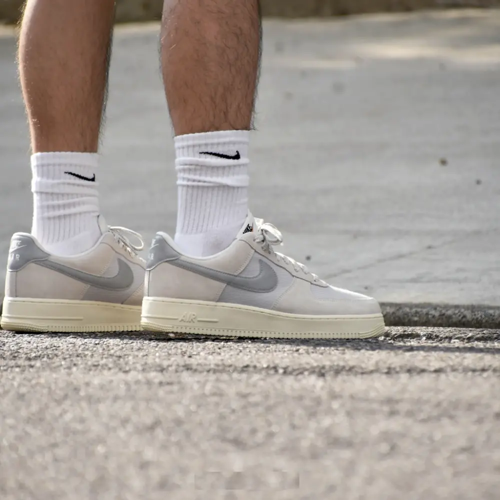 Giày Nike Air Force 1 '07 LV8 Photon Dust and Sail 'Grey' DO9801-100 - Ảnh 4