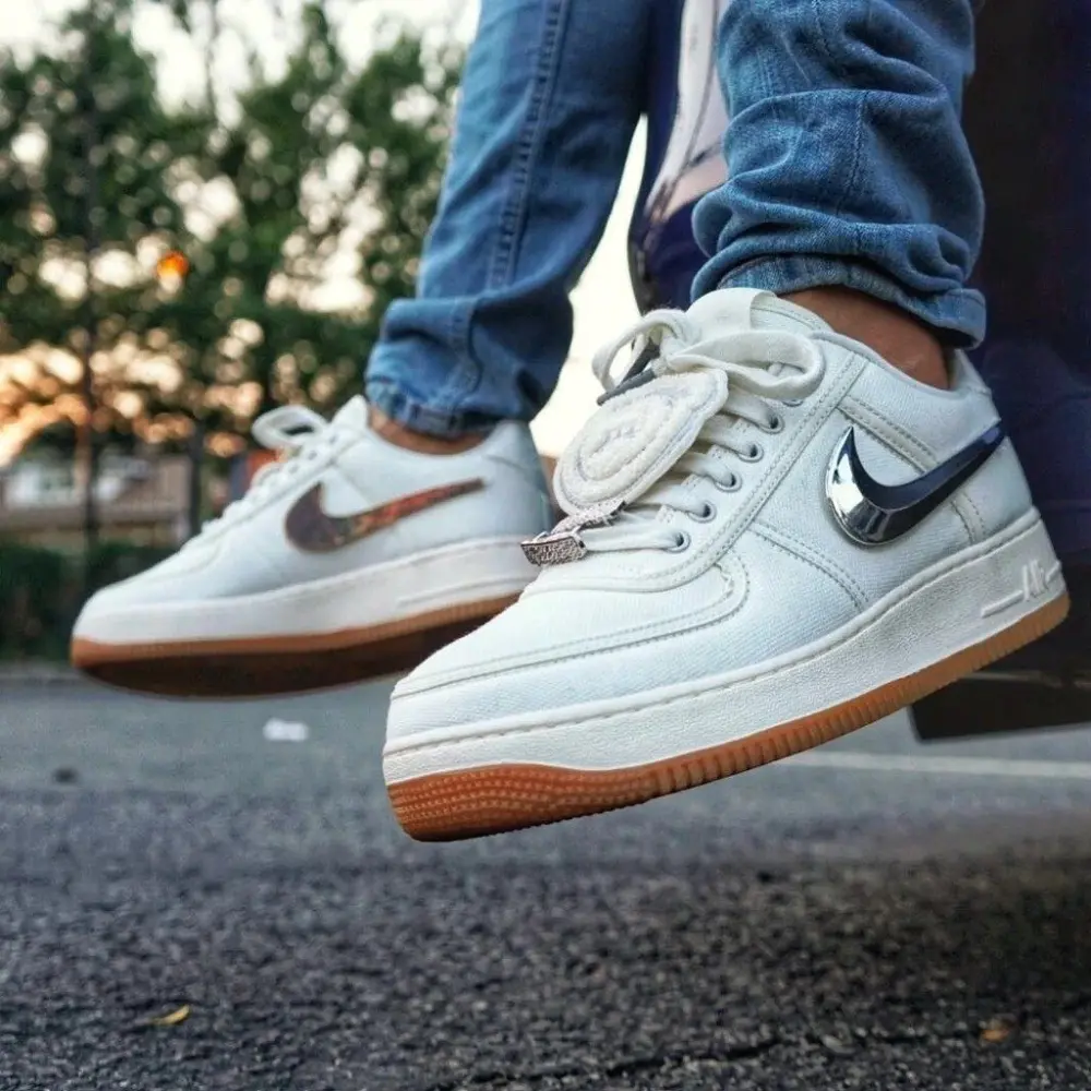Alternative view of Giày Nike Air Force 1 Low Travis Scott Sail AQ4211-101