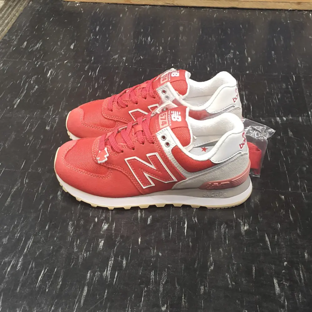 Giày New Balance 574 'Red White' WL574TAD - Ảnh 3