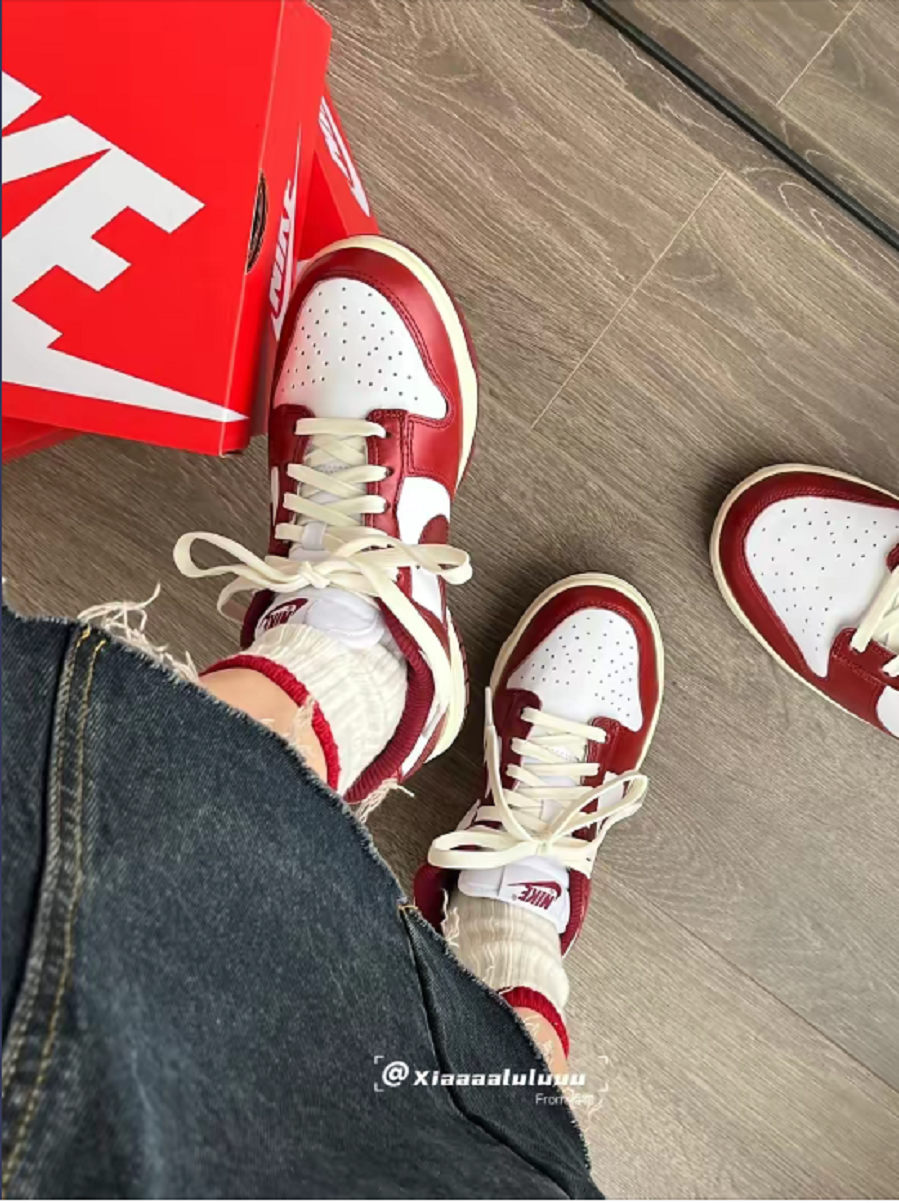 Giày Nike Dunk Low Premium 'Vintage Red' FJ4555-100 - Ảnh 2