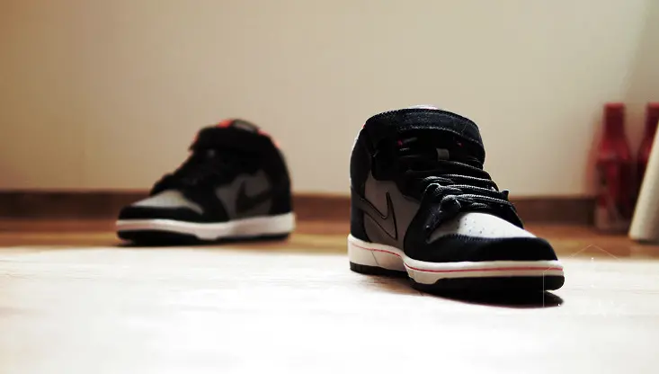 Alternative view of Giày Nike Dunk SB Mid Black Medium Grey 314383-018