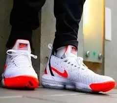 Alternative view of Giày Nike LeBron 16 'Air Tech Challenge Hot Lava White' CI1521-100