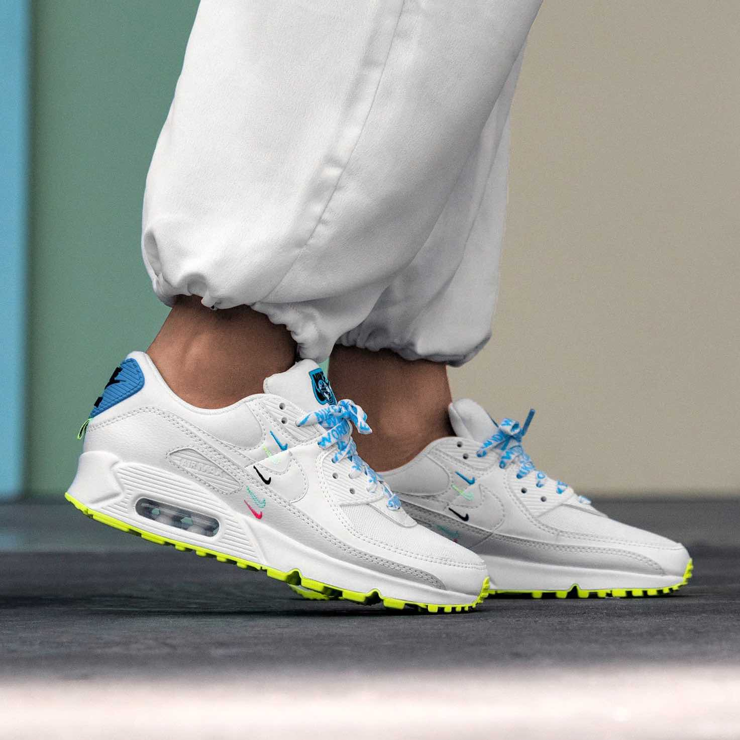 Giày Nike Wmns Air Max 90 SE 'Worldwide Pack' CK7069-100 - Ảnh 3