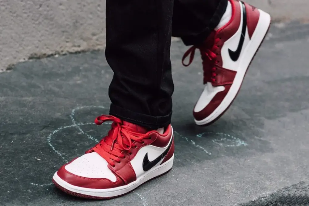 Giày Nike Air Jordan 1 Low 'Noble Red' 553558-604 - Ảnh 8