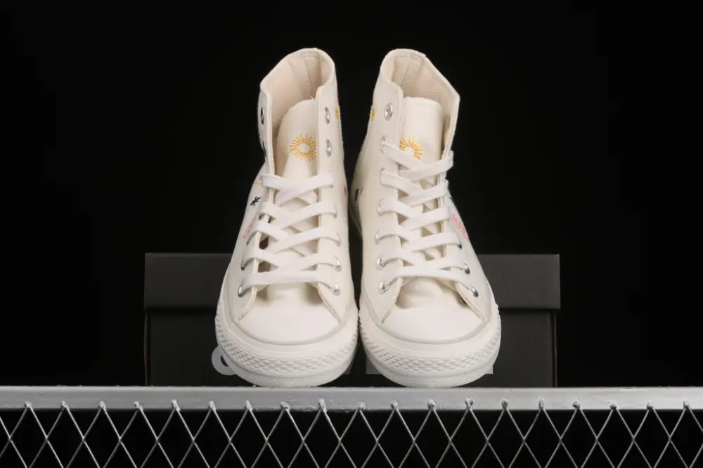 Giày Converse Wmns Chuck Taylor All Star High 'It's Okay To Wander' 571079C - Ảnh 6