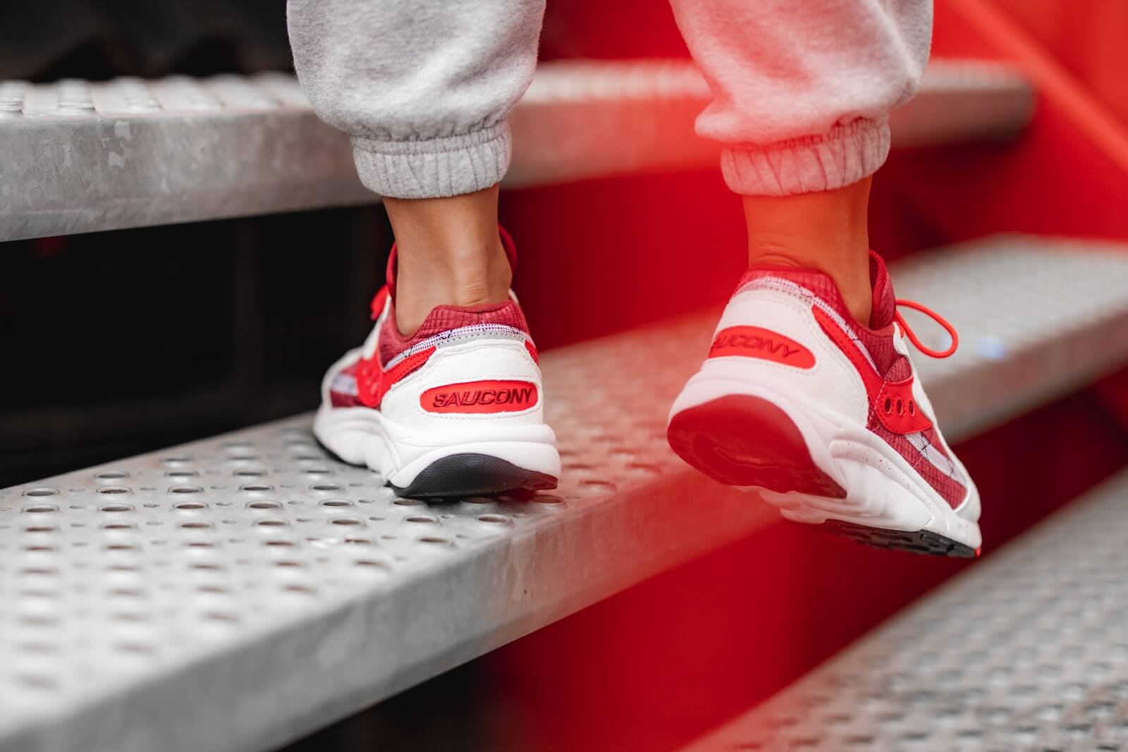 Giày Saucony Aya 'Tie Dye Red' S70488-2 - Ảnh 3