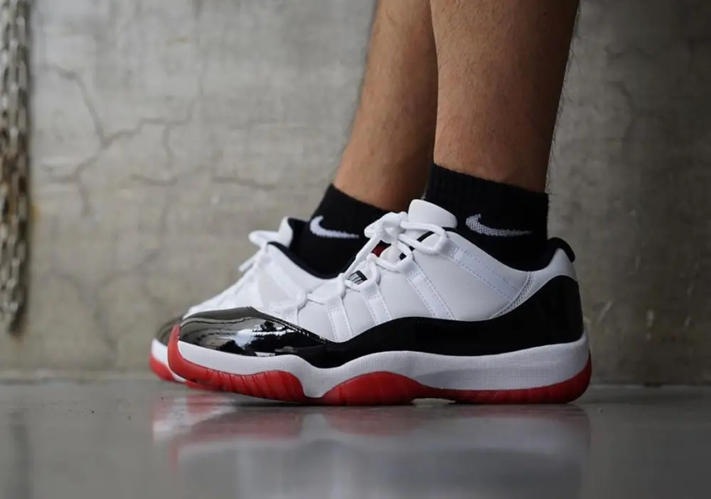 Giày Nike Air Jordan 11 Retro Low GS 'Concord-Bred' 528896-160 - Ảnh 5