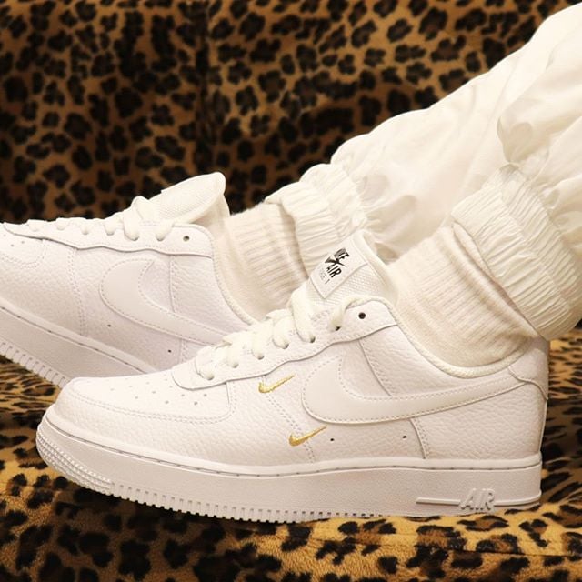Giày Nike Wmns Air Force 1 '07 Essential 'White Metallic Gold' CT1989-100 - Ảnh 4