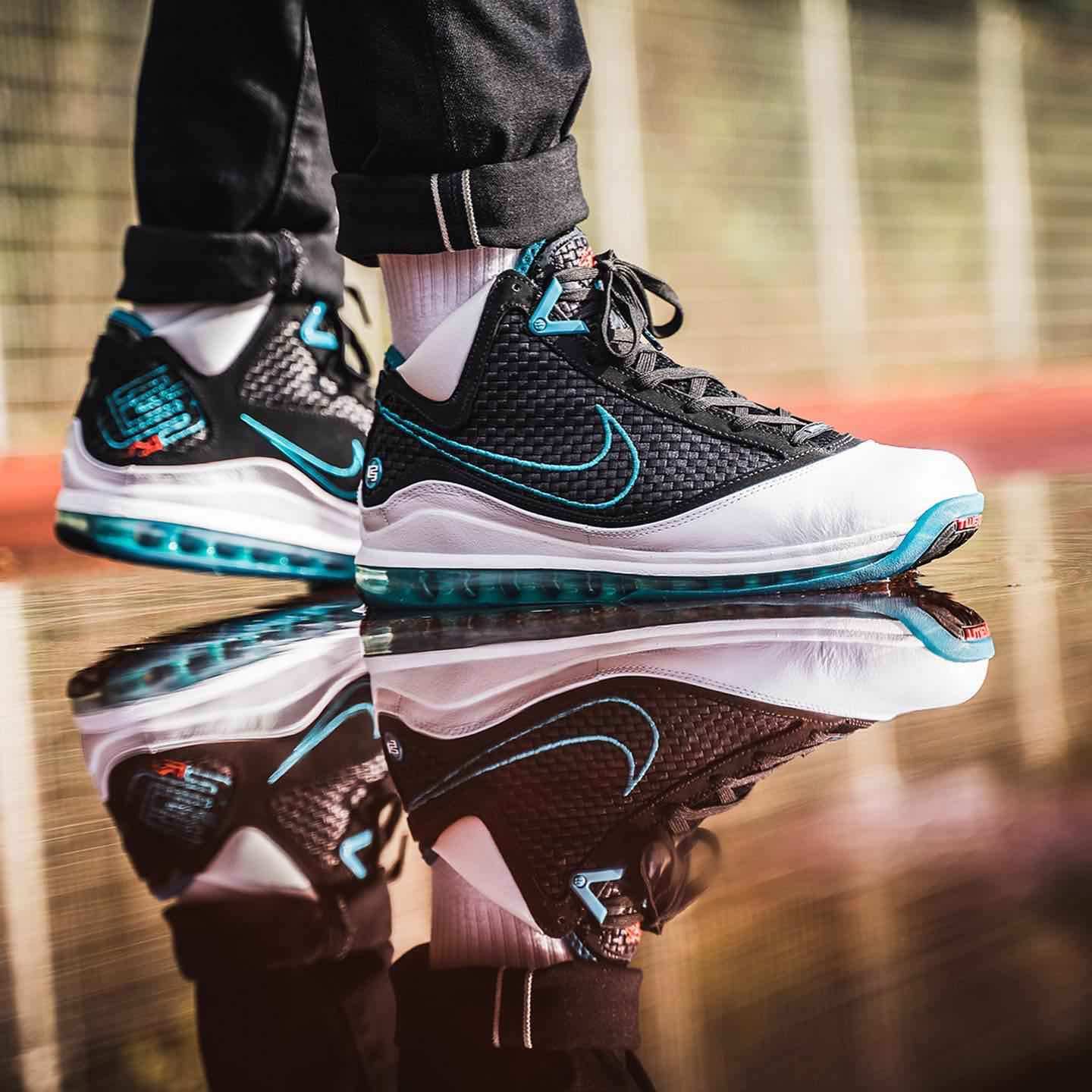 Giày Nike Air Max LeBron 7 Retro QS 'Red Carpet' 2019 CU5133-100 - Ảnh 4