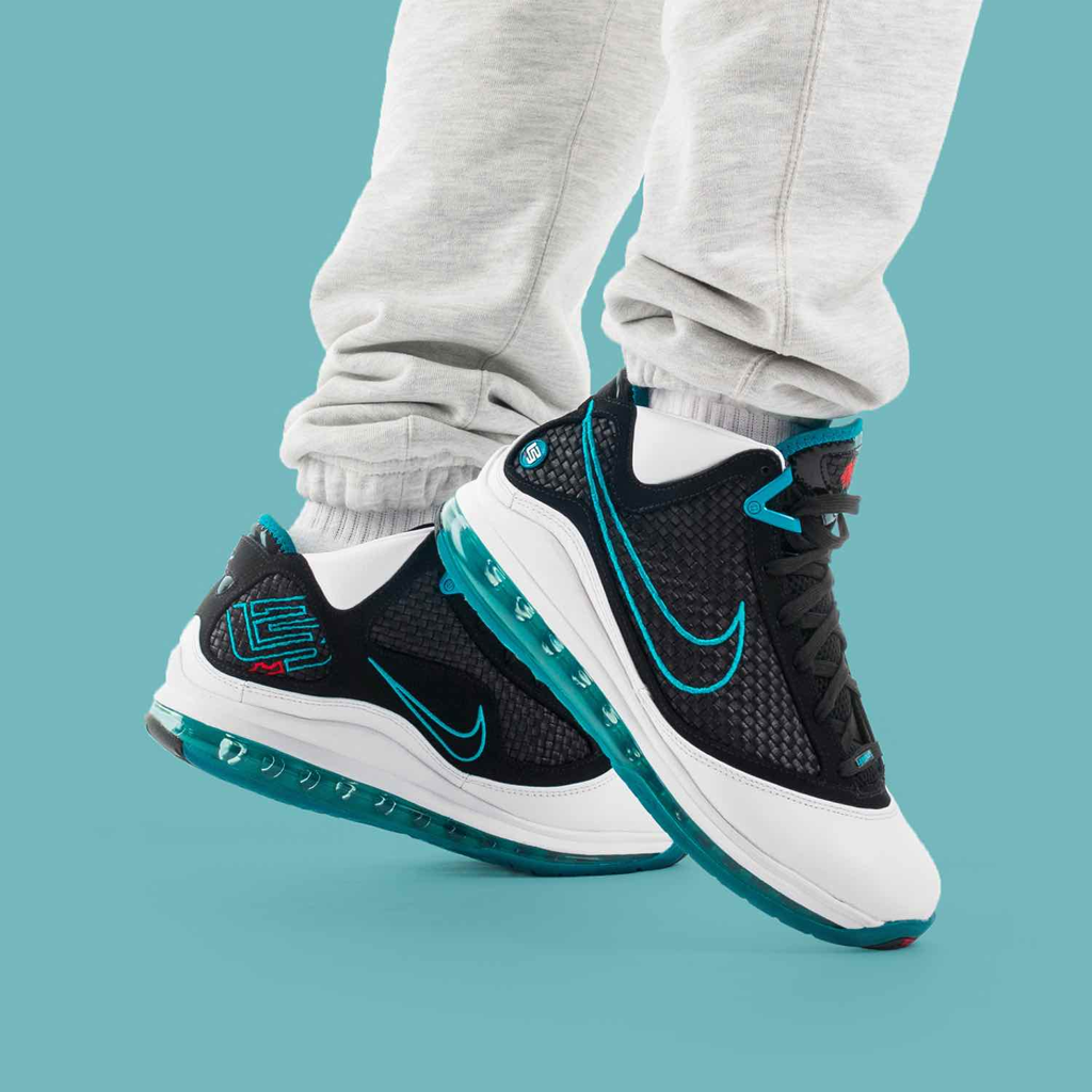 Giày Nike Air Max LeBron 7 Retro QS 'Red Carpet' 2019 CU5133-100 - Ảnh 3