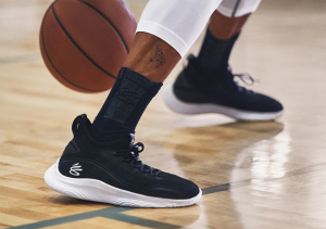 Alternative view of Giày Under Armour Curry Flow 8 NM 'Black White' 3024785-010