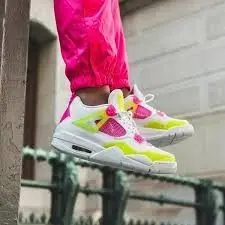 Alternative view of Giày Nike Air Jordan 4 Retro GS 'Lemon Venom' CV7808-100