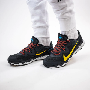 Alternative view of Giày Nike Juniper Trail 'Black Yellow' CW3808-005