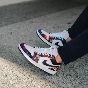 Alternative view of Giày Nike Air Jordan 1 Low SE GS 'Nothing But Net' CZ8657-100