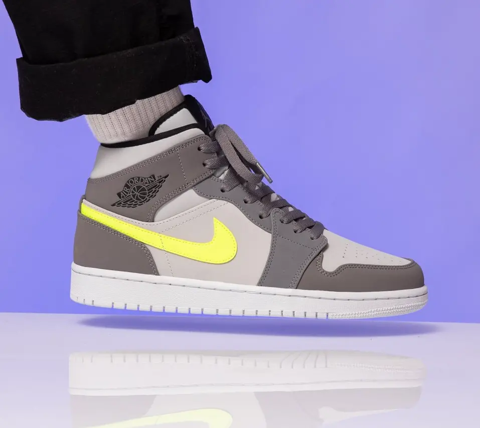 Giày Nike Air Jordan 1 Mid 'Gun Smoke Volt' 554724-072 - Ảnh 3