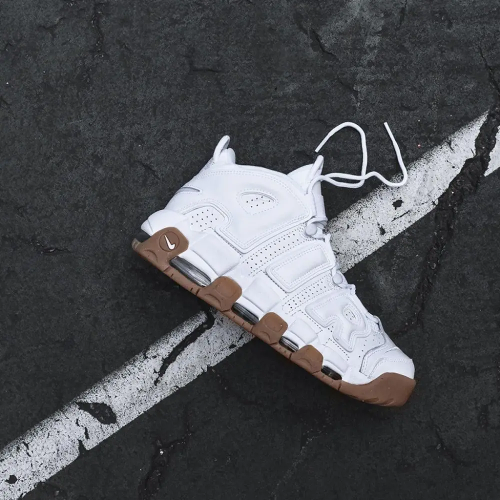 Alternative view of Giày Nike Air More Uptempo 'White Gum' 414962-103