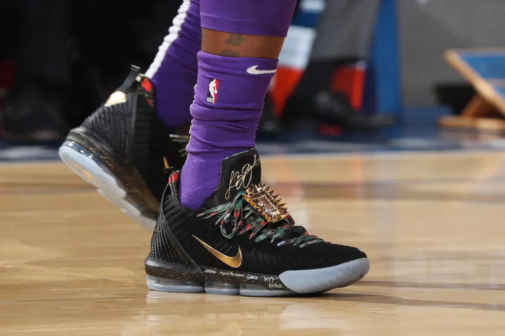 Giày Nike LeBron 16 KC 'Watch The Throne' CI1518-001 - Ảnh 4
