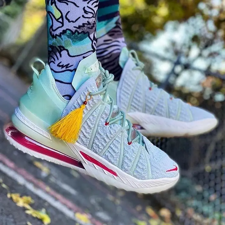 Giày Nike LeBron 18 GS 'Empire Jade' CT4677-002 - Ảnh 4