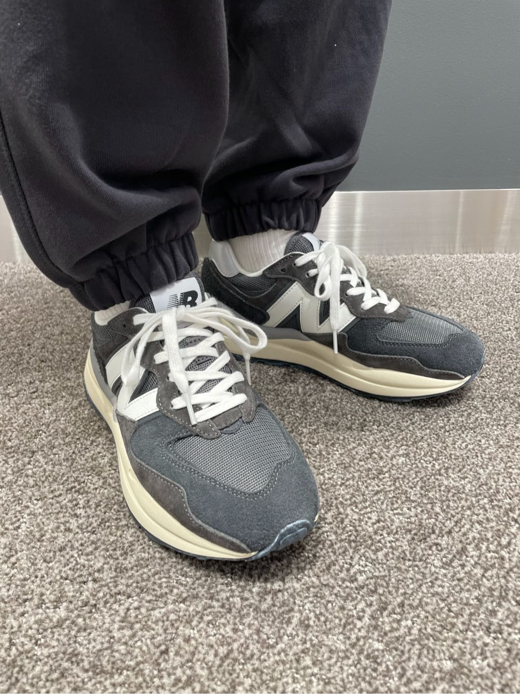 Giày New Balance 57/40 'Vintage Dark Grey White' M5740VL1 - Ảnh 5