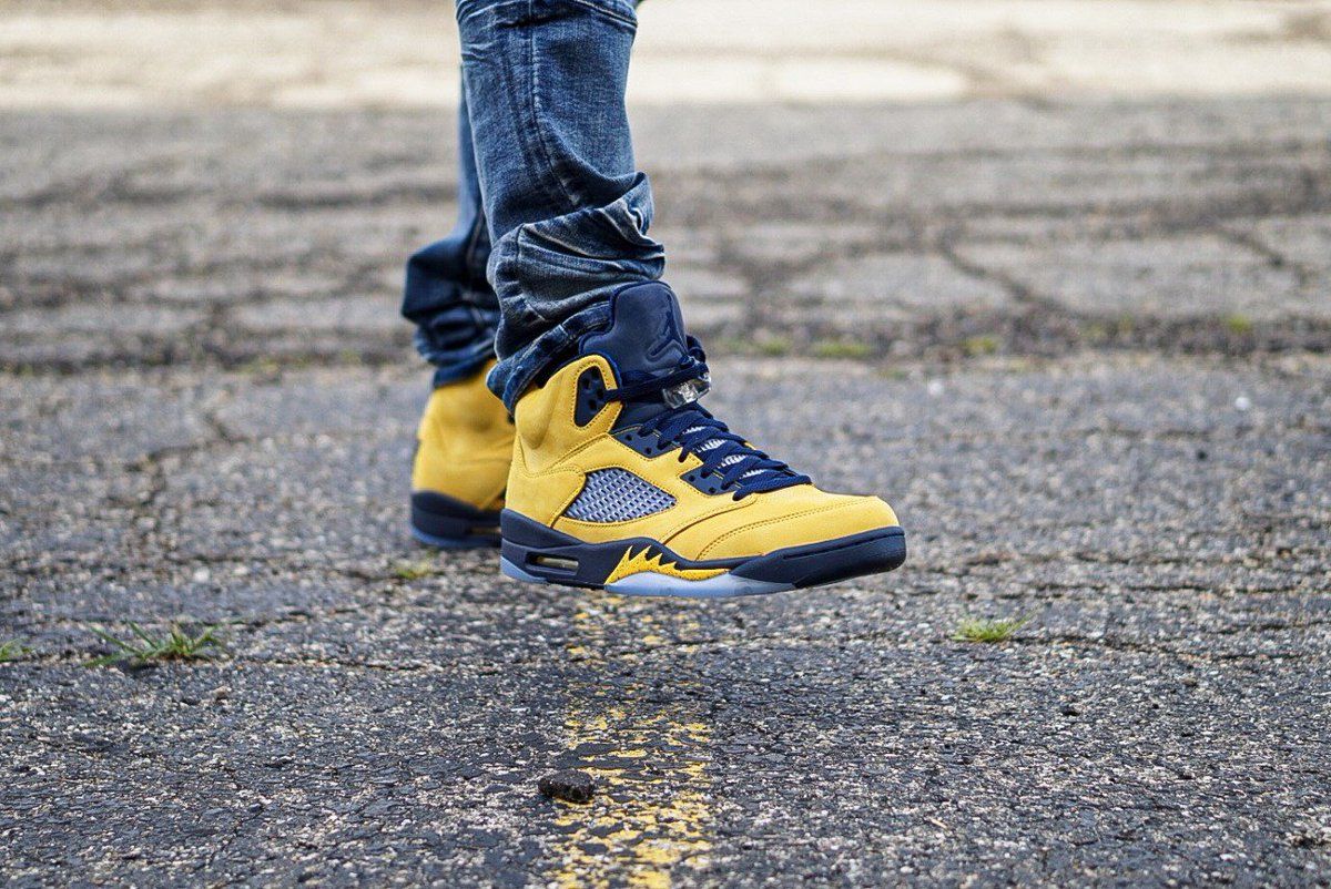 Giày Nike Air Jordan 5 Retro SP 'Michigan' CQ9541-704 - Ảnh 4
