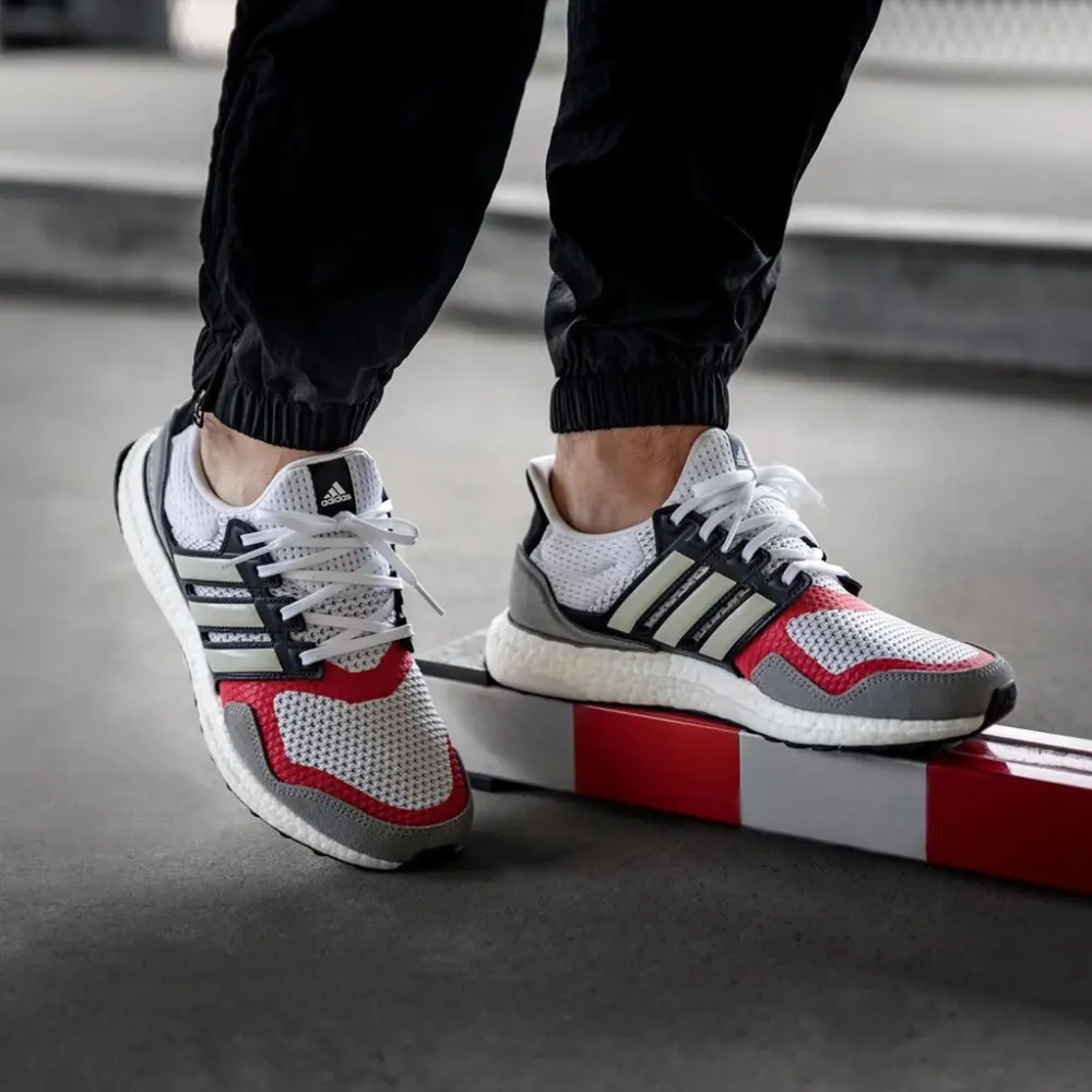 Alternative view of Giày Adidas Ultra Boost S&L 'White Grey Scarlet' EF2027