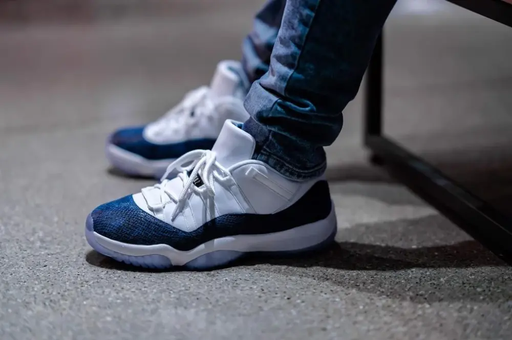 Giày Nike Air Jordan 11 Retro Low 'Navy Snakeskin' 2019 CD6846-102 - Ảnh 3