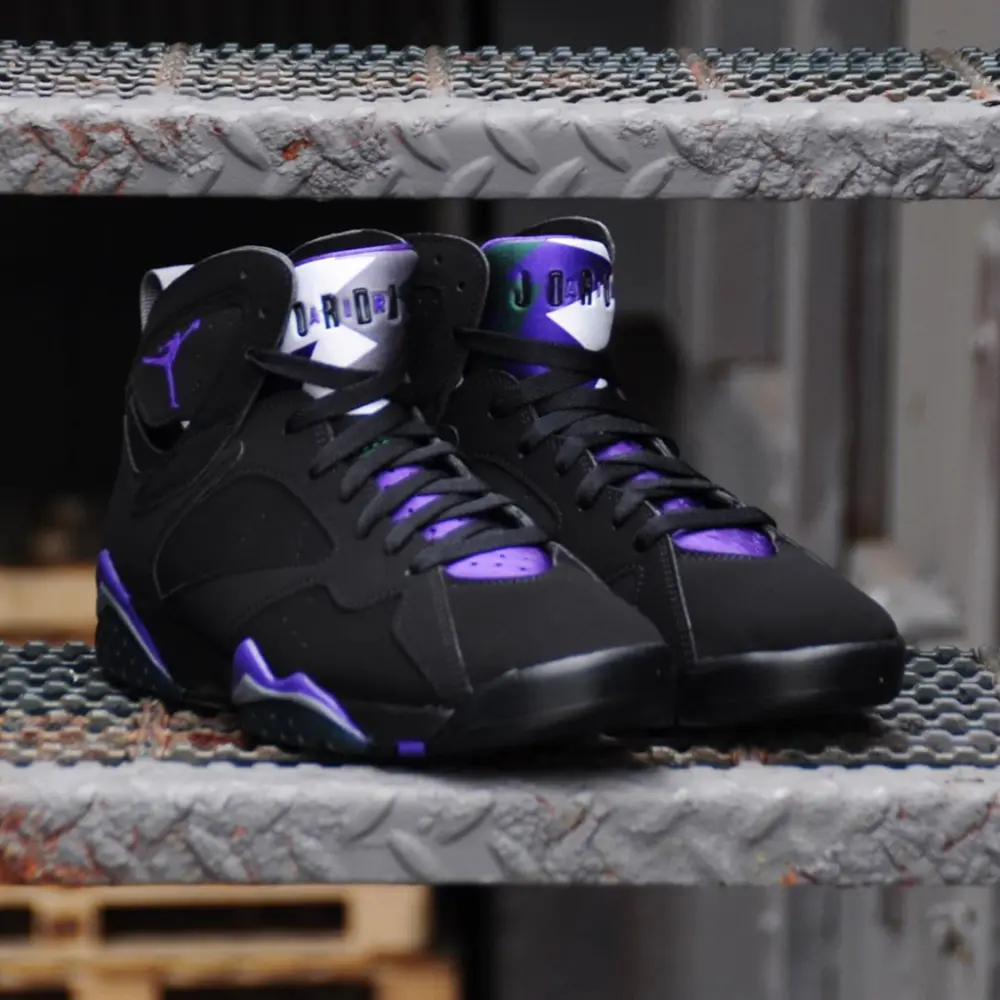 Alternative view of Giày Nike Air Jordan 7 Retro 'Ray Allen' PE 304775-053