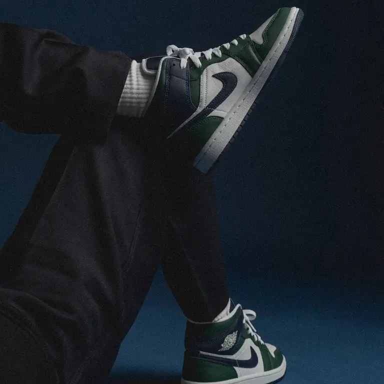 Giày Nike Air Jordan 1 Mid SE 'Seahawks' DZ5326-300 - Ảnh 3