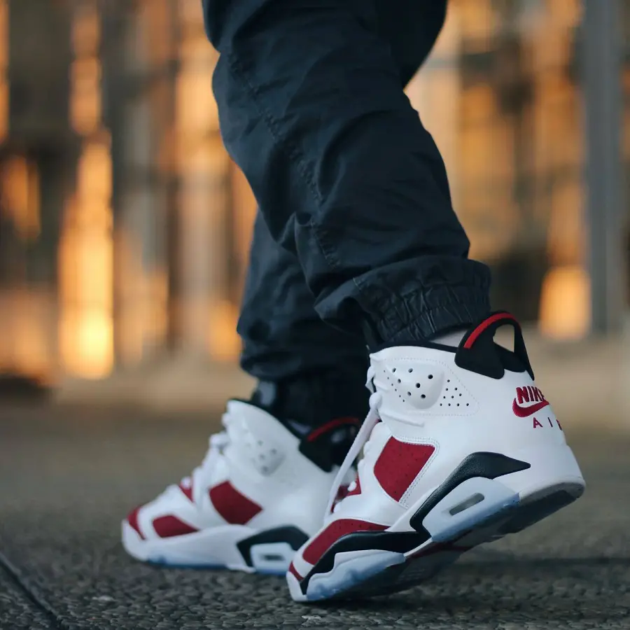 Alternative view of Giày Nike Jordan 6 Retro 'Carmine' GS 384665-106