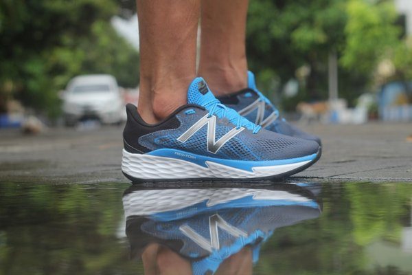 Giày New Balance Fresh Foam Evare Vision Blue MVARELG1 - Ảnh 2