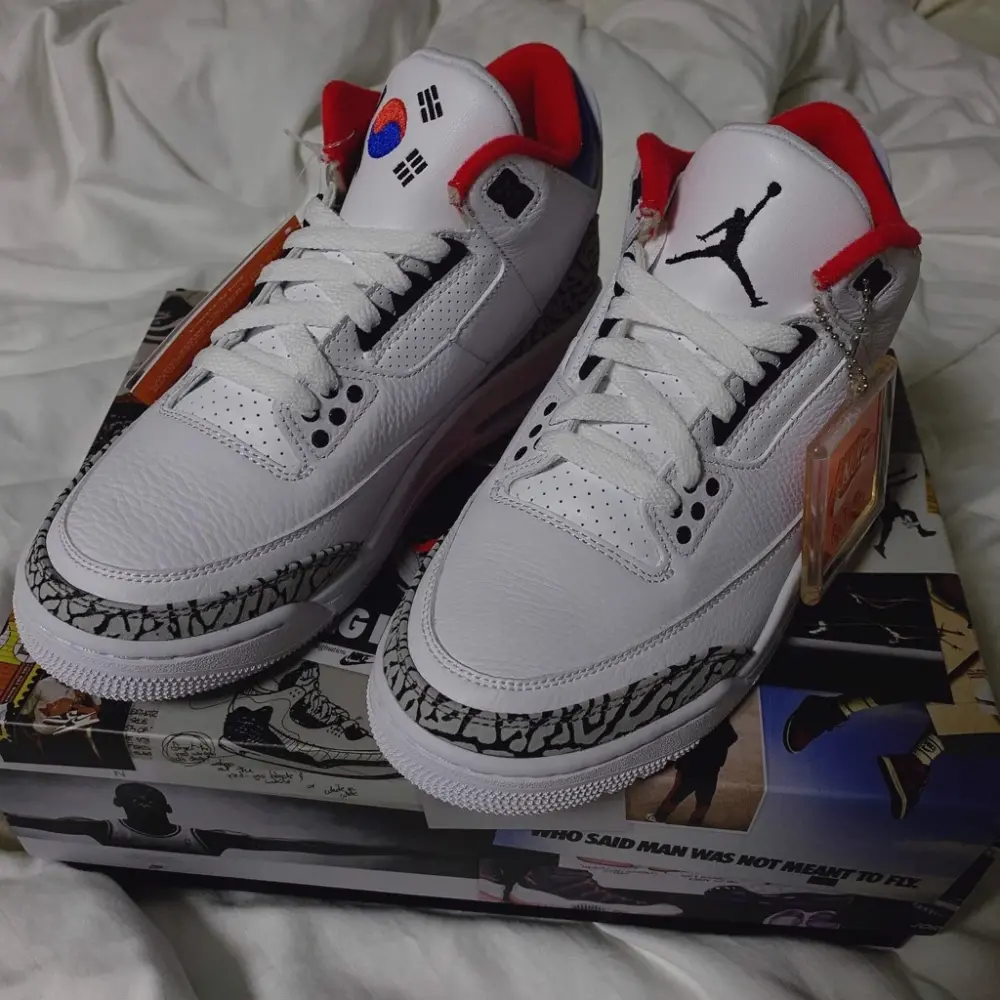 Giày Nike Wmns Air Jordan 3 Retro NRG 'Seoul' DC7310-100 - Ảnh 4